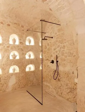 Alesia Luxury Cave Bed & Breakfast *