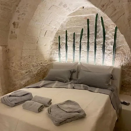 Alesia Luxury Cave Bed & Breakfast 4*
