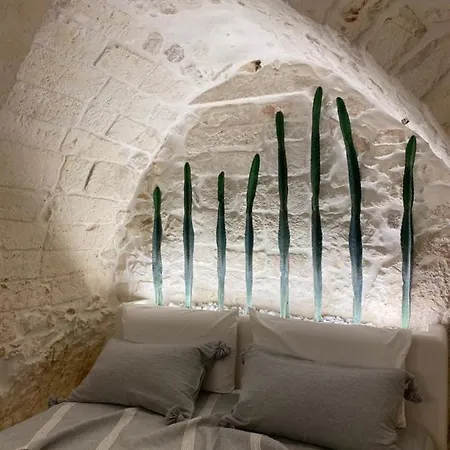 Alesia Luxury Cave فندق مبيت وإفطار أوستوني
