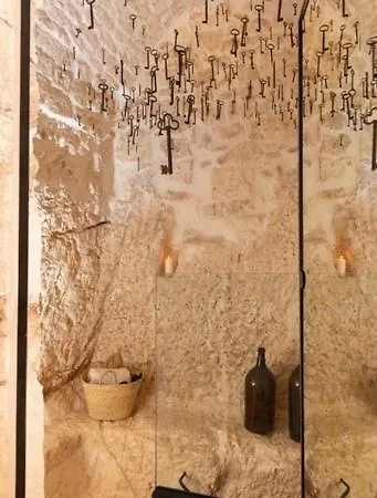 Alesia Luxury Cave Bed and breakfast 4*