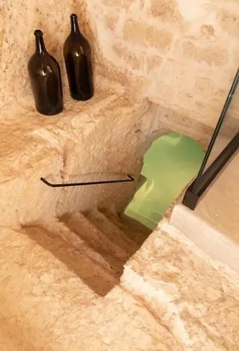 Alesia Luxury Cave לינה וארוחת בוקר