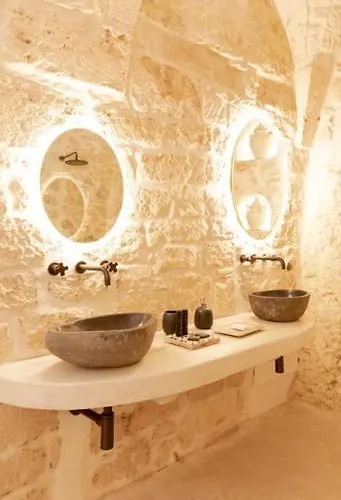 לינה וארוחת בוקר Alesia Luxury Cave 4*